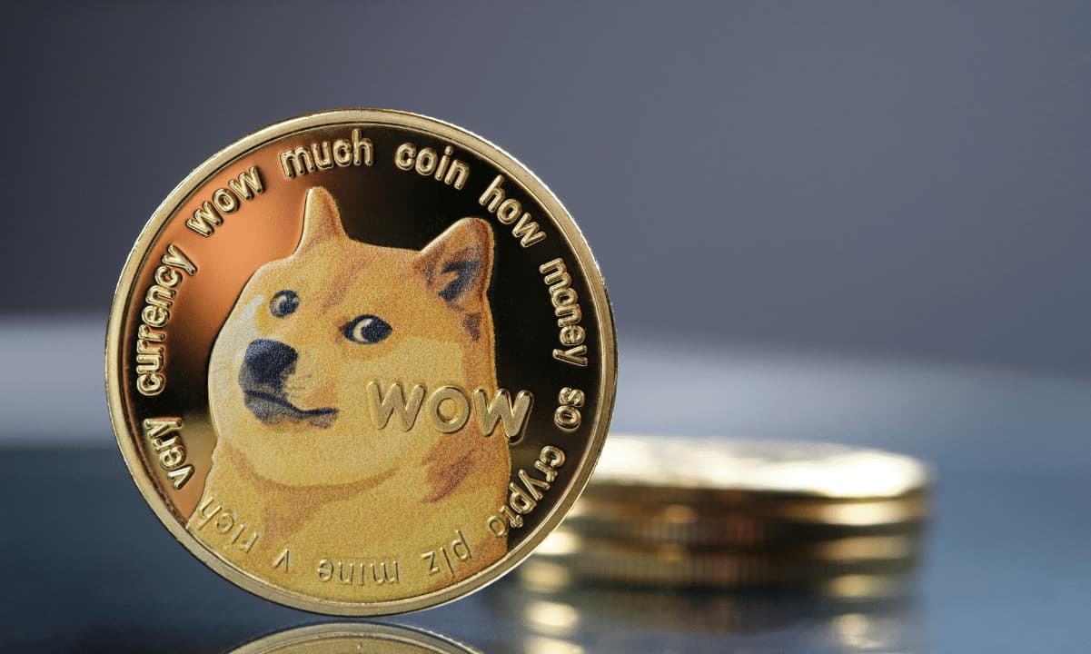 Влияние китов на DOGE: монета приближается к минимумам